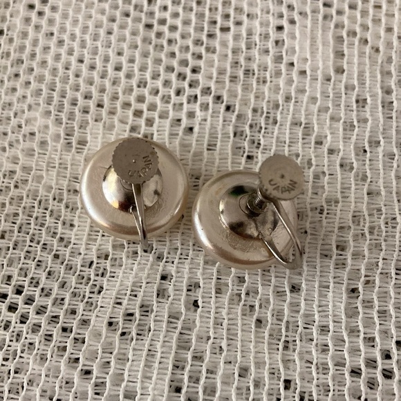 Vintage Silver Tone Faux Pearl Button Screw Back Earrings For Non Pierced Ears - Picture 3 of 5
